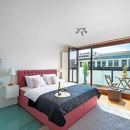 Szálloda Modern With Parking Near The Museum 5*