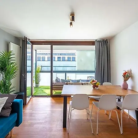 Modern With Parking Near The Museum 5* פראג