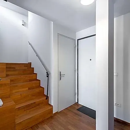 Modern With Parking Near The Museum 5*