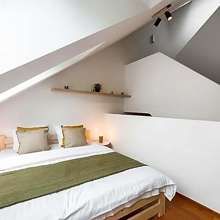 Modern With Parking Near The Museum Szálloda 5*